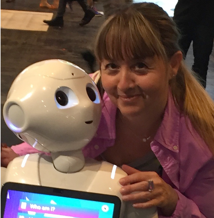 photo de moi et d'un petit robot