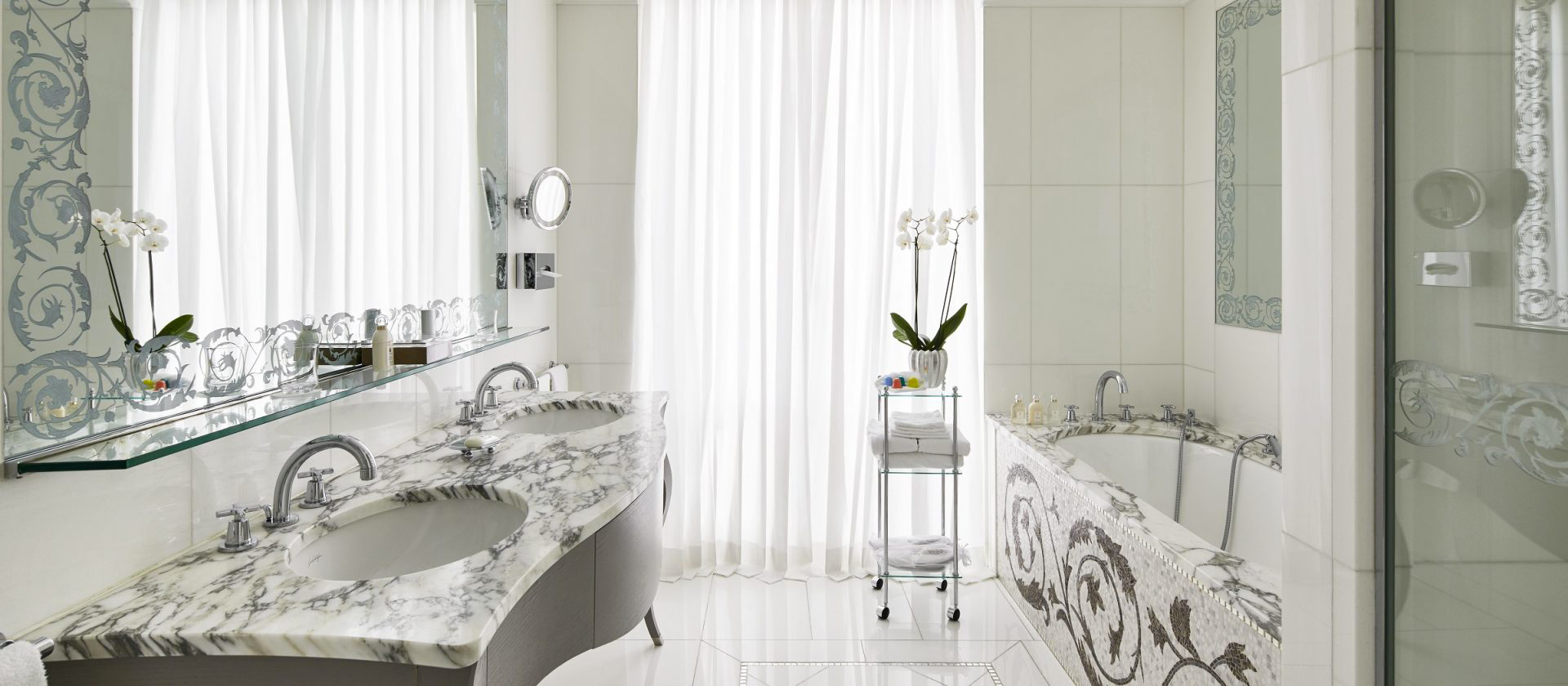 photo d'une salle de bain d'une suite couture de l'hôtelcop